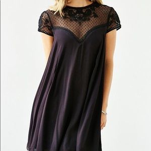 S UO Kimchi Blue Black Lace Detailed Dress